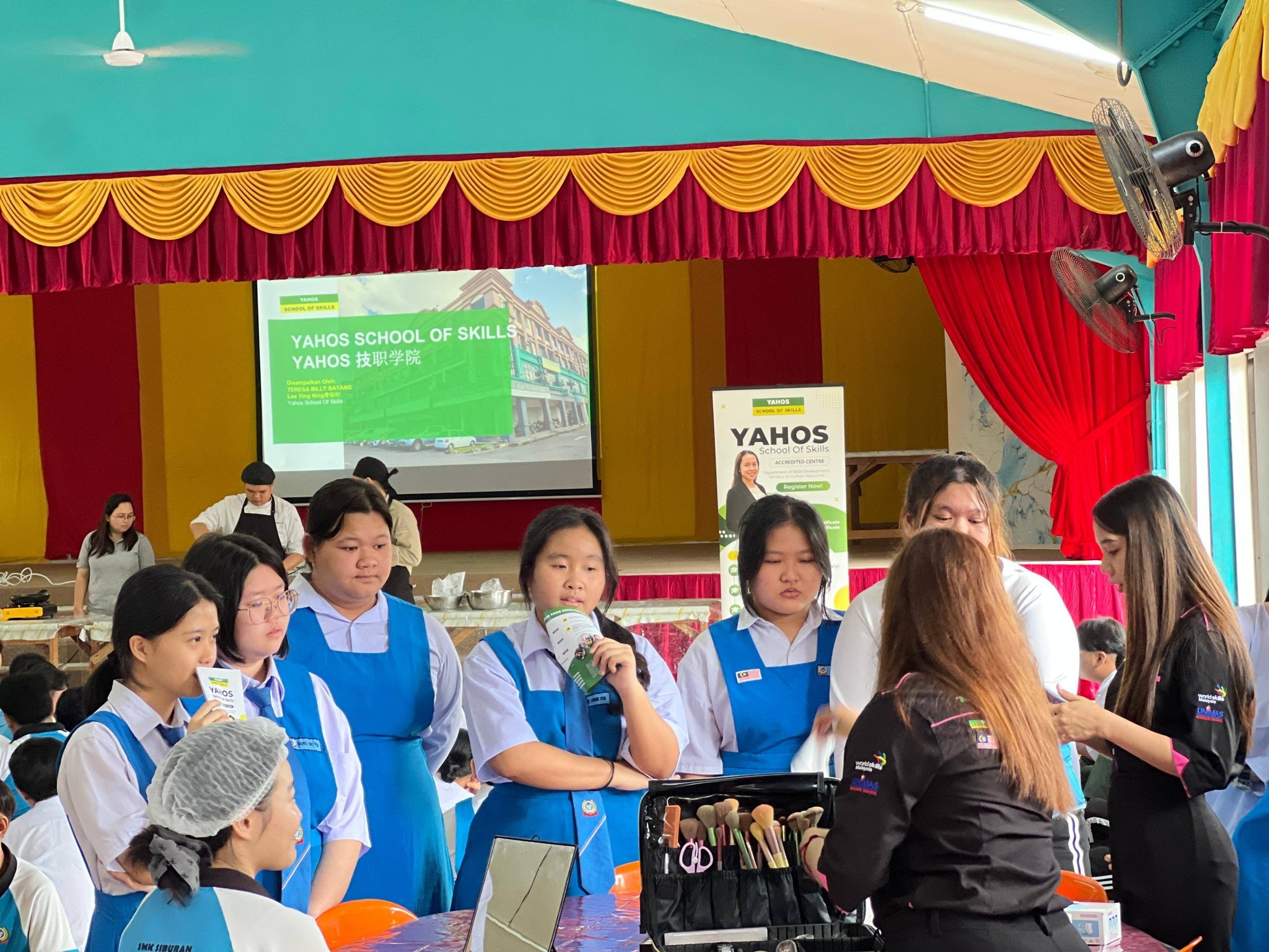 Ceramah Program TVET serta Demo Culinary dan Demo Make Up di SMK Siburan