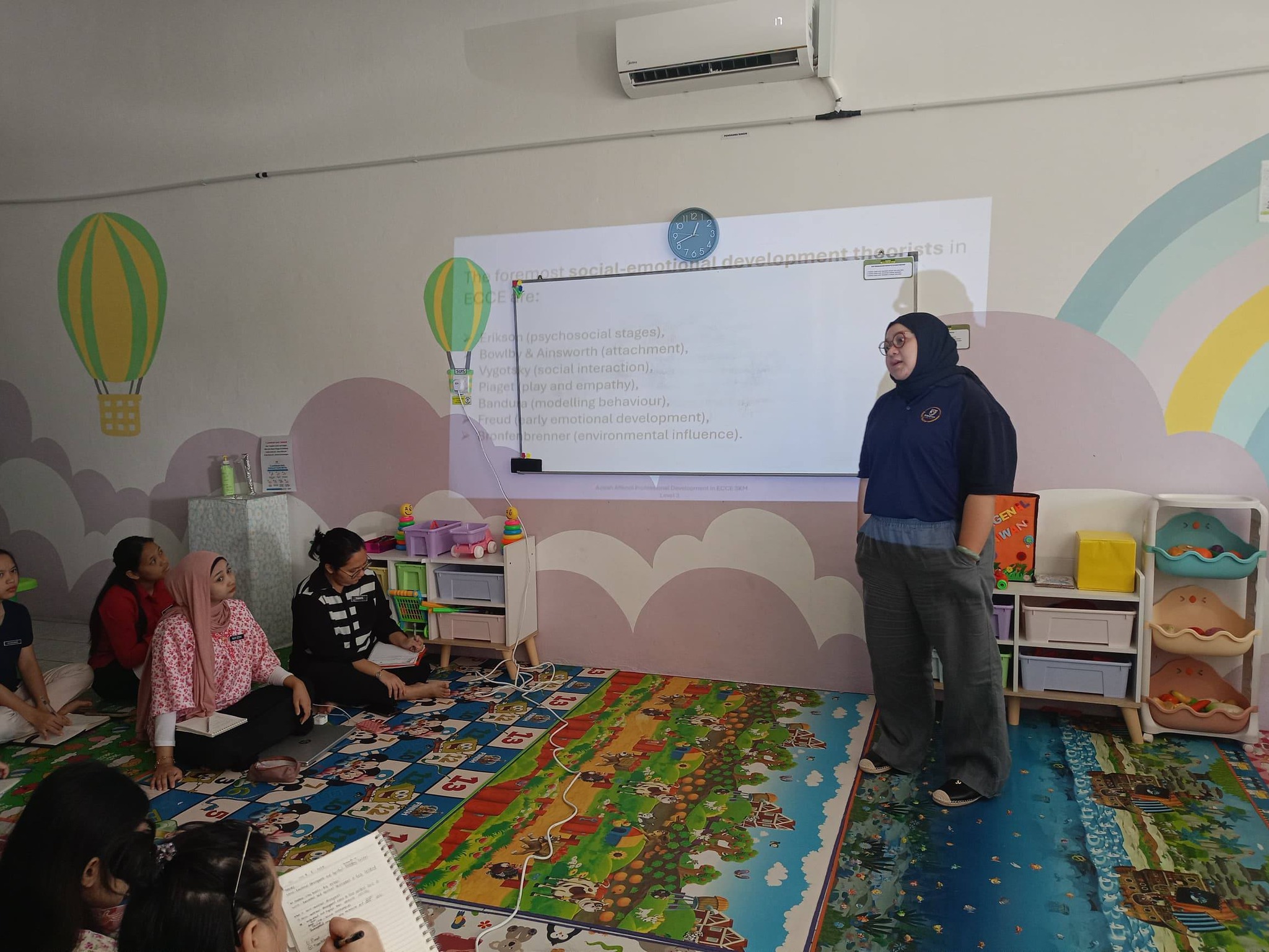 Socio-Emotional Development and Spritual Growth in Children - Puan Azizah di YAHOS Miri