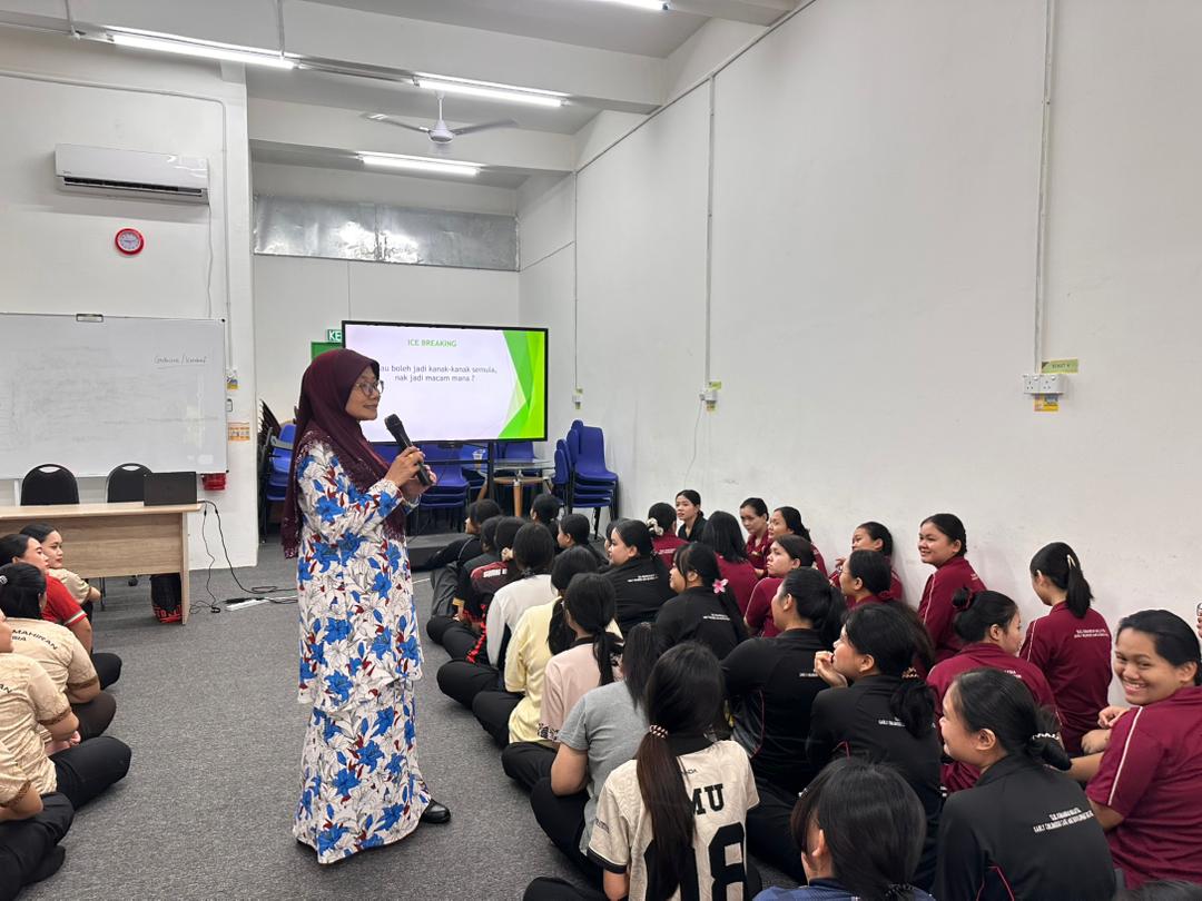 Sesi ceramah khas "Peluang Pekerjaan di TASKA” oleh Puan Nazhatul Syima (Pengusaha TASKA Adik).